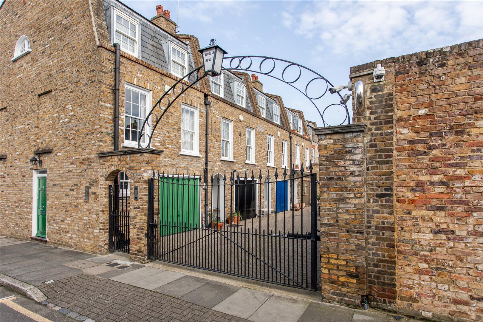 Tredegar Mews, Mile End